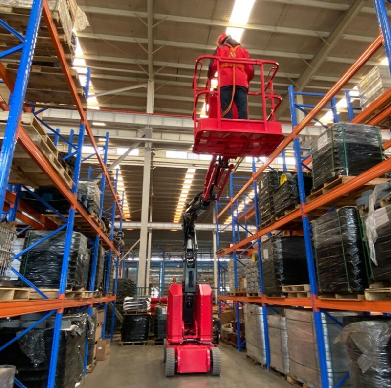 Manlift - địa chỉ cung cấp xe nâng người chất lượng, hướng dẫn quy trình vận hành an toàn bởi đội ngũ kỹ sư lành nghề 