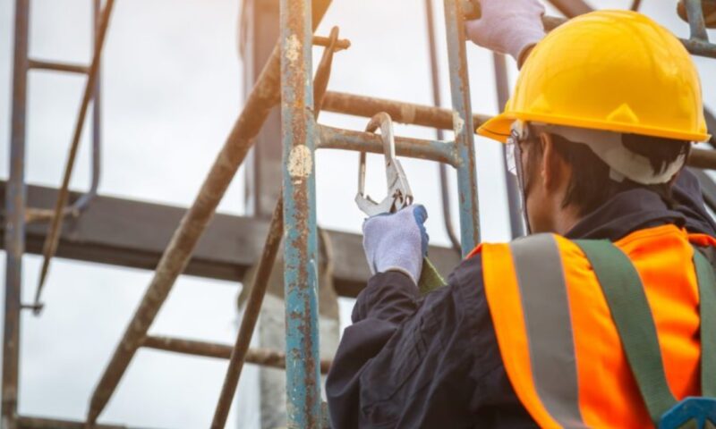 Độ cao làm việc trên cao theo quy định của pháp luật Việt Nam 