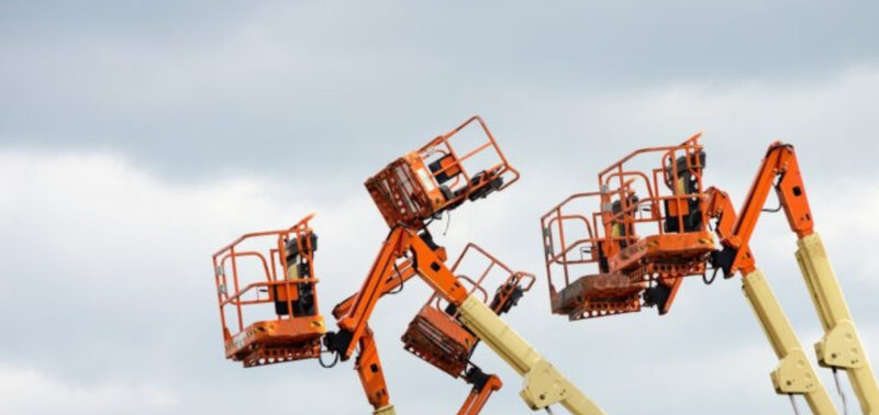 Cần lựa chọn giỏ nâng người phù hợp với công việc trên cao 