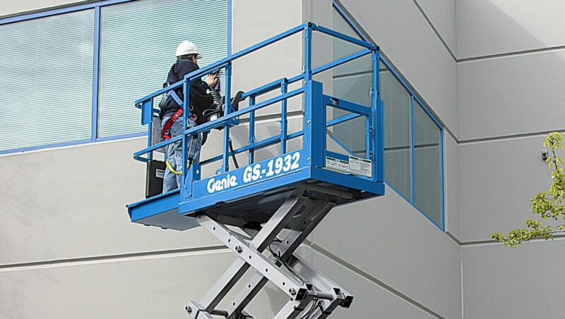 Một số biện pháp đảm bảo an toàn khi làm việc trên cao 