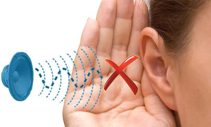 Người làm việc trên cao cần nghe rõ các tín hiệu từ thiết bị và người àm việc dưới mặt đất 