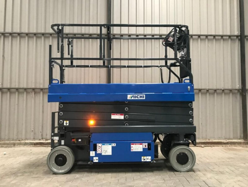 Xe nâng người cắt kéo 