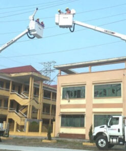 Xe nâng người sửa chữa đèn cao áp